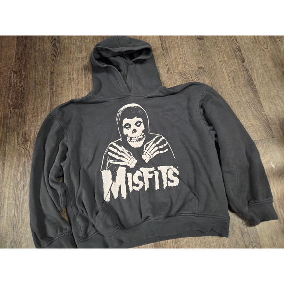 Misfits Tops - MisFits Dark Gray Cropped Hoodie Sweatshirt Pullover Size XS Crimson Ghost